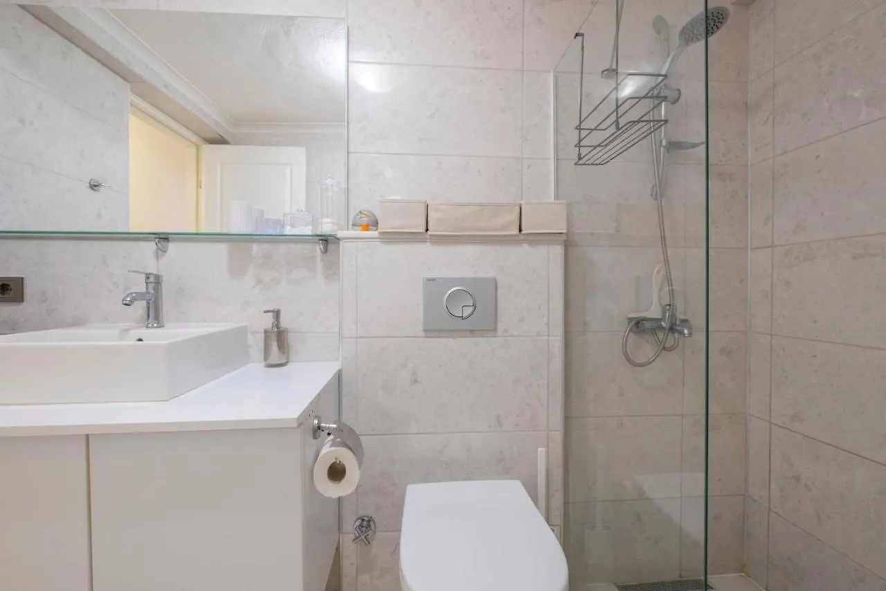 Ezgi'S Apartment With Private Garden In Marmaris