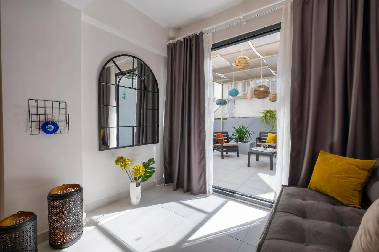 Ezgi'S Apartment With Private Garden In マルマリス