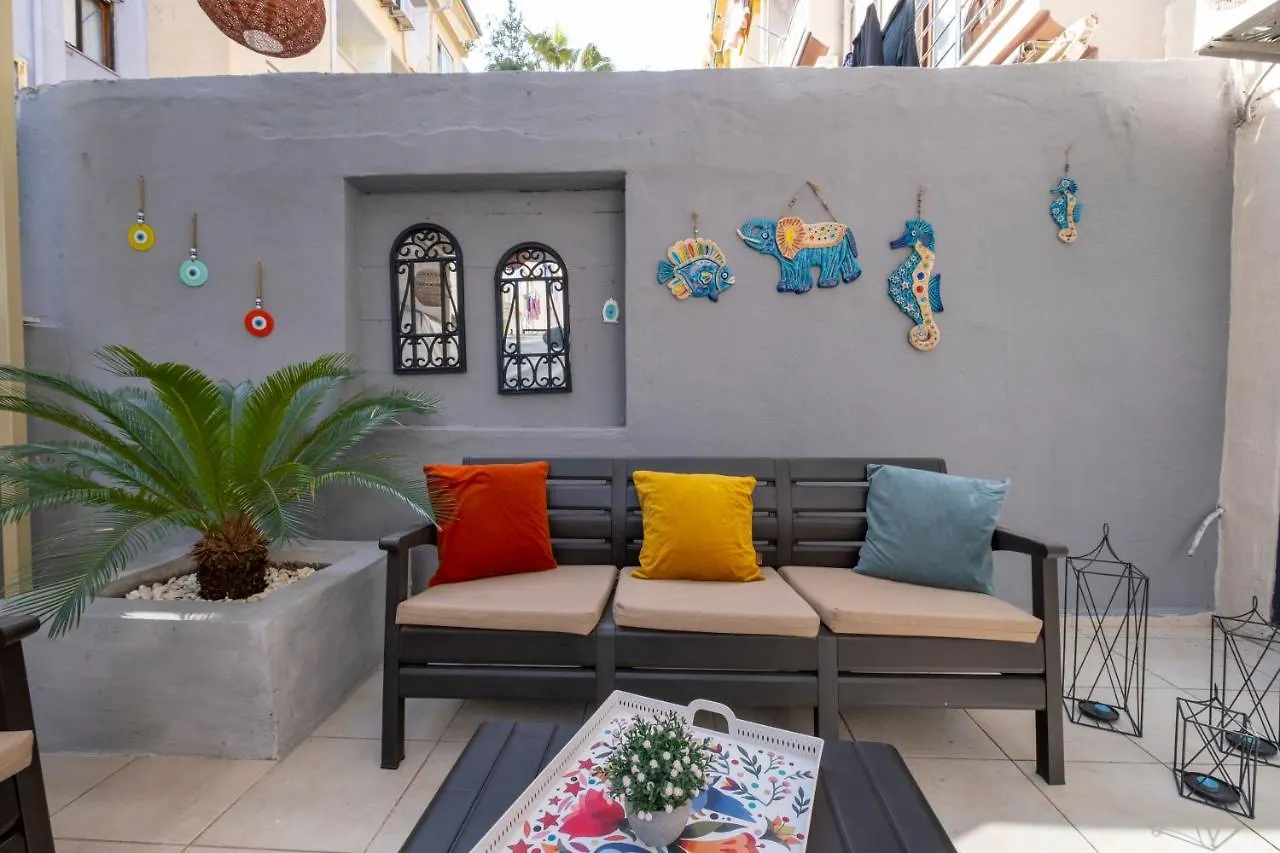 Ezgi'S Apartment With Private Garden In Marmaris